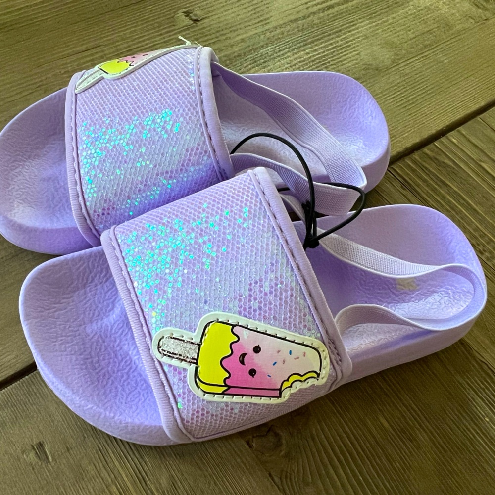 New ~girls flip flops